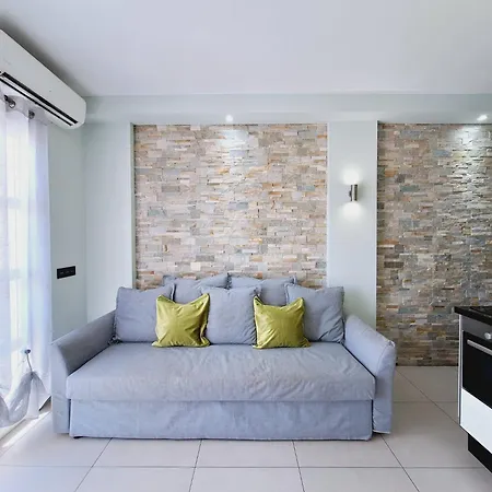 Orlando La Laguna 2 Адехе